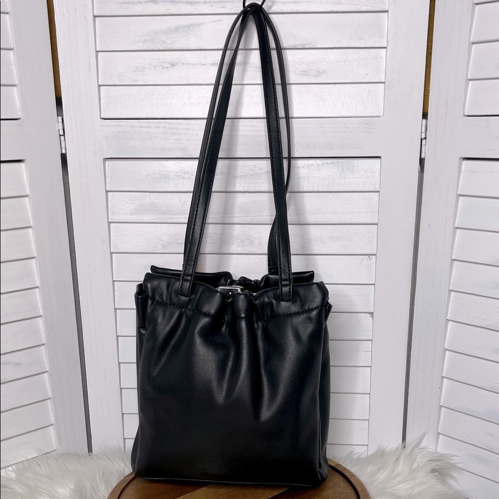 Zara Womens Black Supple Shoulder Bag Classic  Sophisticated Normcore Simple